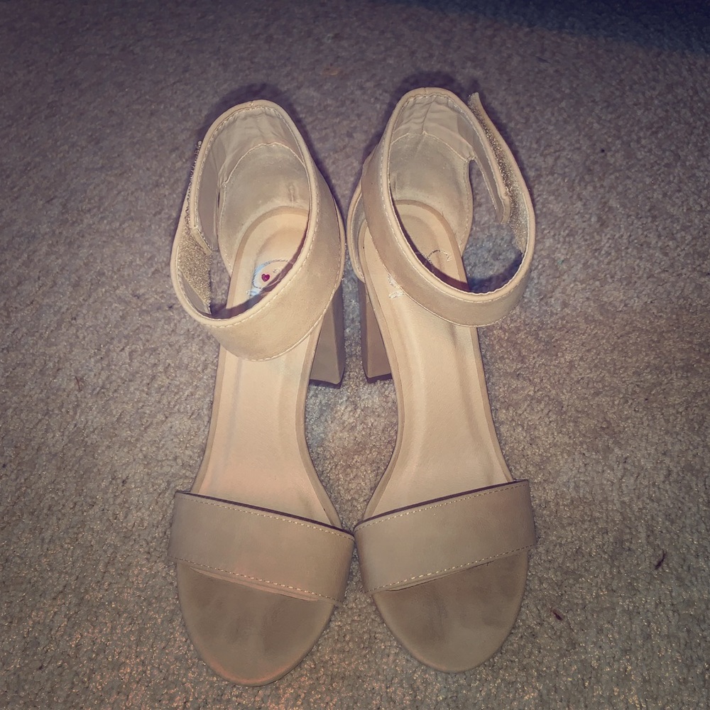 Tan heels size 6- worn once!